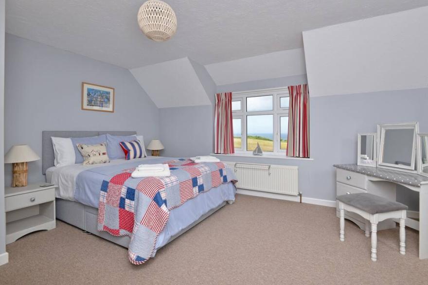 THE BEACH HOUSE, pet friendly, character holiday cottage in Beer