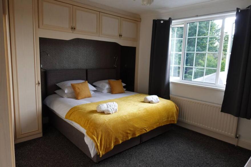 Stoney Court Huge 9 Bedroom Property Near NEC, City Centre