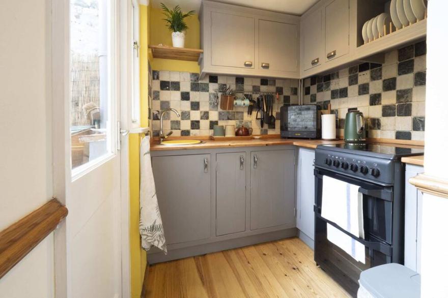 Ethelbert Cottage - Cosy seaside retreat in the heart of Broadstairs