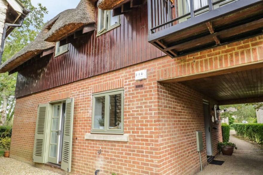 CARP'S RISE, family friendly, with pool in Somerford Keynes