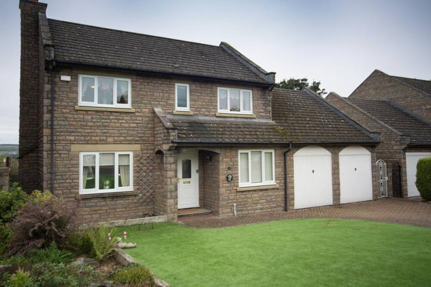 Stunning 4 Bed Dethatched House