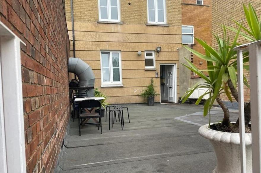 Studio Flat at Kentish Town (without kitchen)