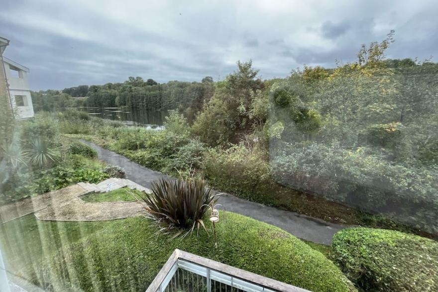 River Bay (Beautiful 2-Bed House in Cardiff,)