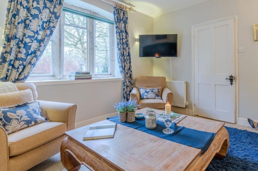 Tiesel Cottage - sleeps 4 guests  in 2 bedrooms
