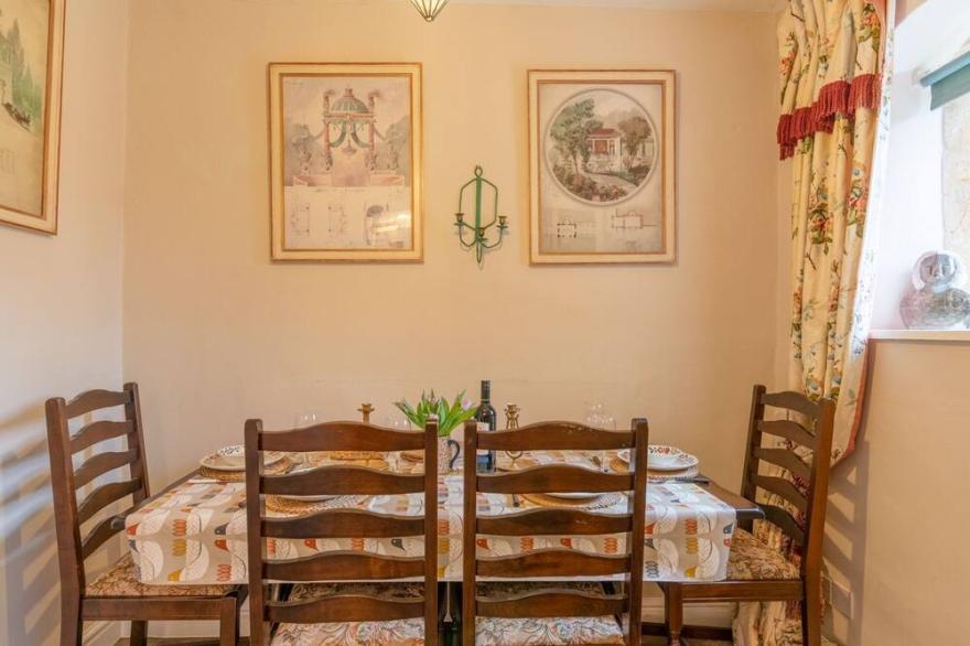 Truffles Cottage - sleeps 4 guests  in 2 bedrooms