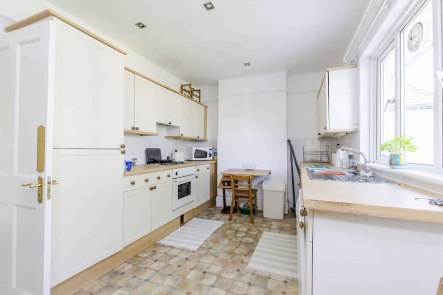 81a Lynton Road Acton London