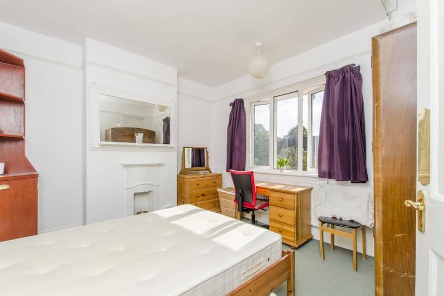 81a Lynton Road Acton London