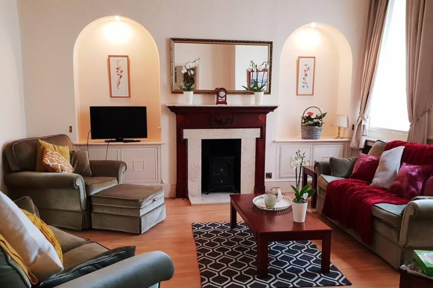 Spacious Mews House within the Hyde Park Estate. Internal Parking & Roof Terrace
