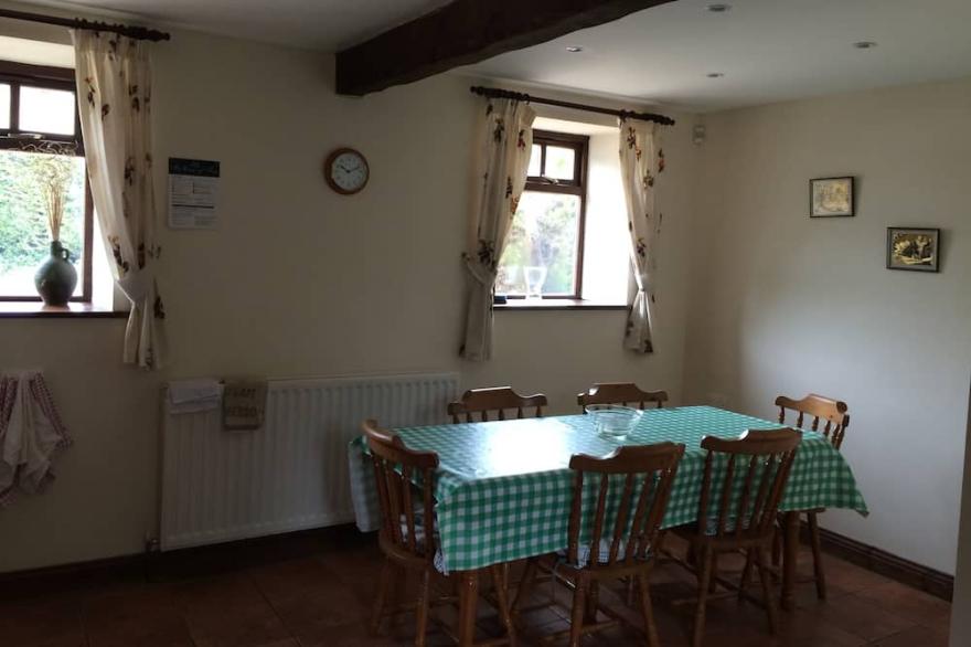 The Old Byre. Cosy Barn conversion sleeping 6 people. Pets welcome.