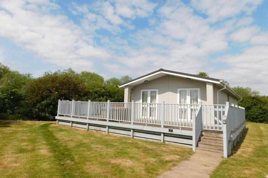 No.29 2 bedroom lodge with hot tub and sauna