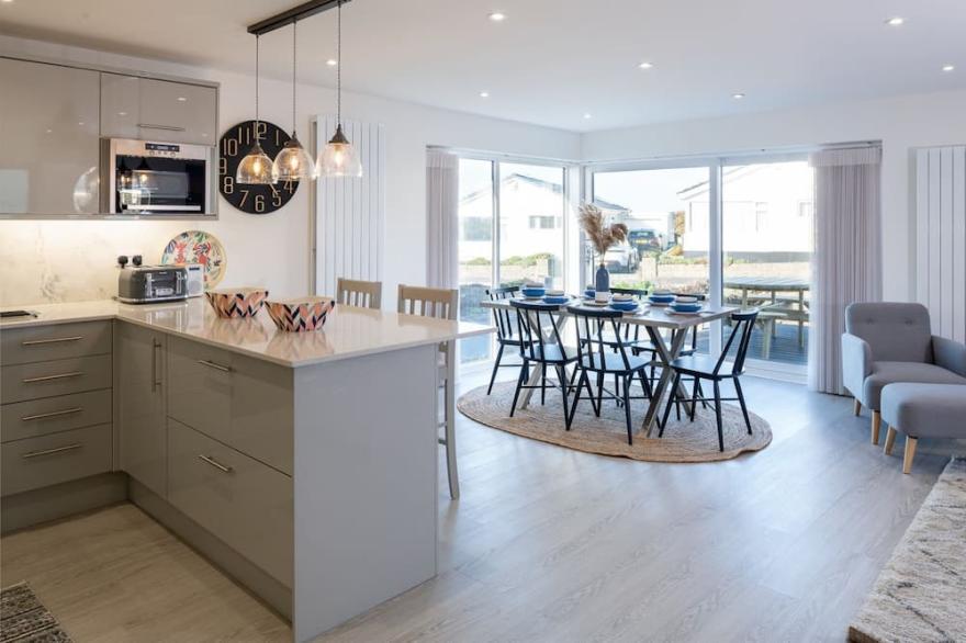 Morawelon: Anglesey beachside pet-friendly holiday cottage