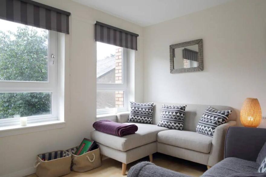 Pass the Keys | Cosy and Bright 2 Beds Flat with - Free Parking