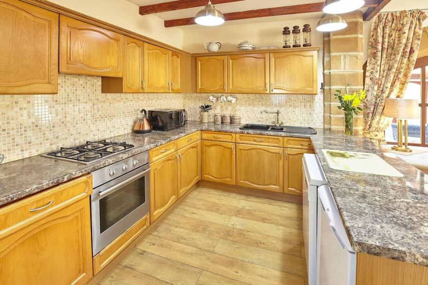 Host & Stay | The Arches Cottage