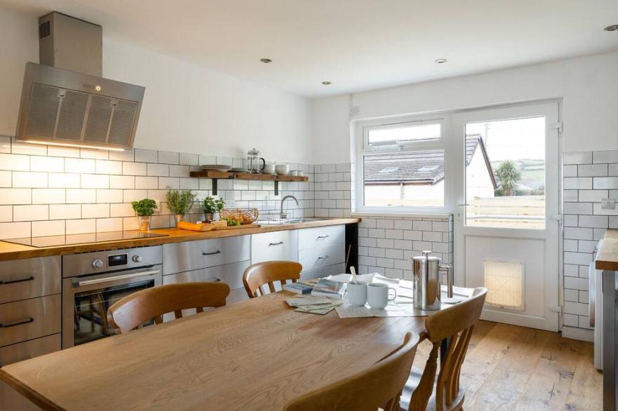 Santolina -  a bungalow  that sleeps 4 guests  in 2 bedrooms