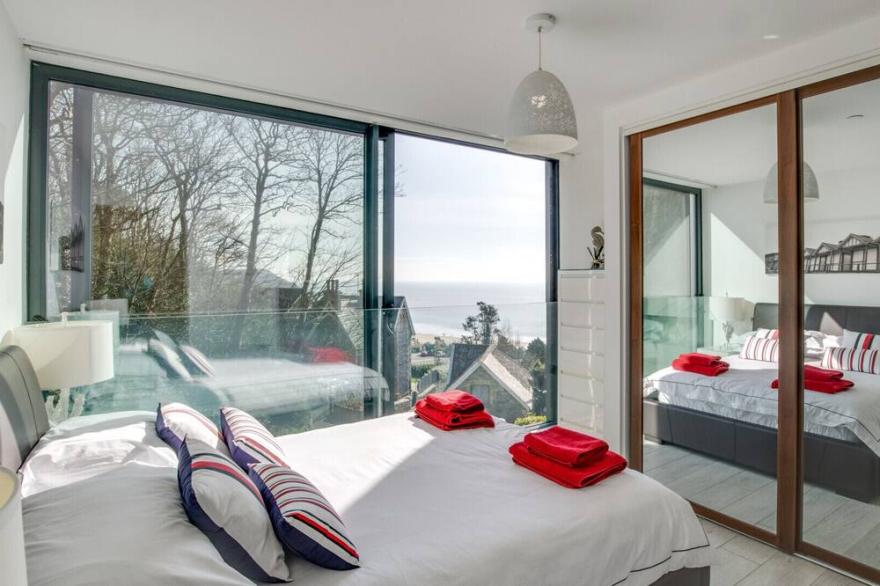 Beach Rocks - Two Bedroom House, Sleeps 4