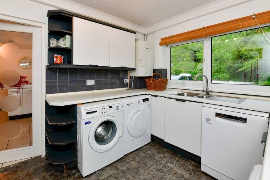 Pass the Keys | NEW Beautiful house in the Gower Sleeps 12