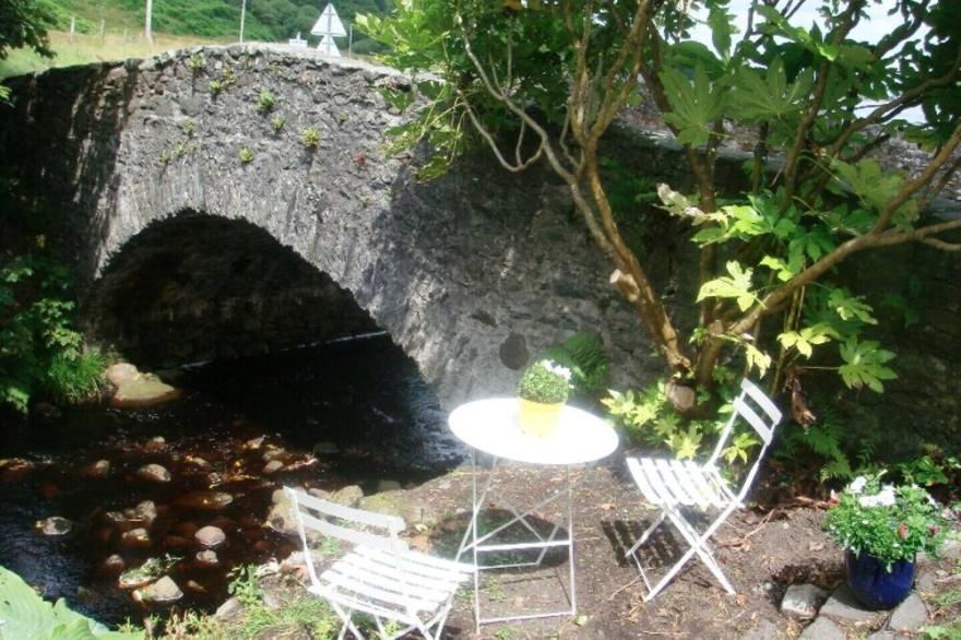 Grogport Cottage (pet friendly) offers wonderful self catering acc nr Carradale