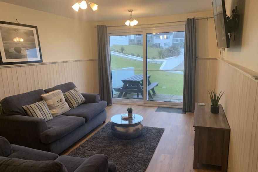 SURF VIEW - NEWQUAY - FISTRAL BEACH -STUNNING SEA VIEWS- SWIMMING POOL-GARDENS