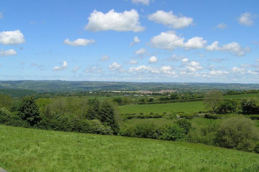 Llainddu Farm Lovely Detached Cottage, Beautiful Views, Gardens And Woodland