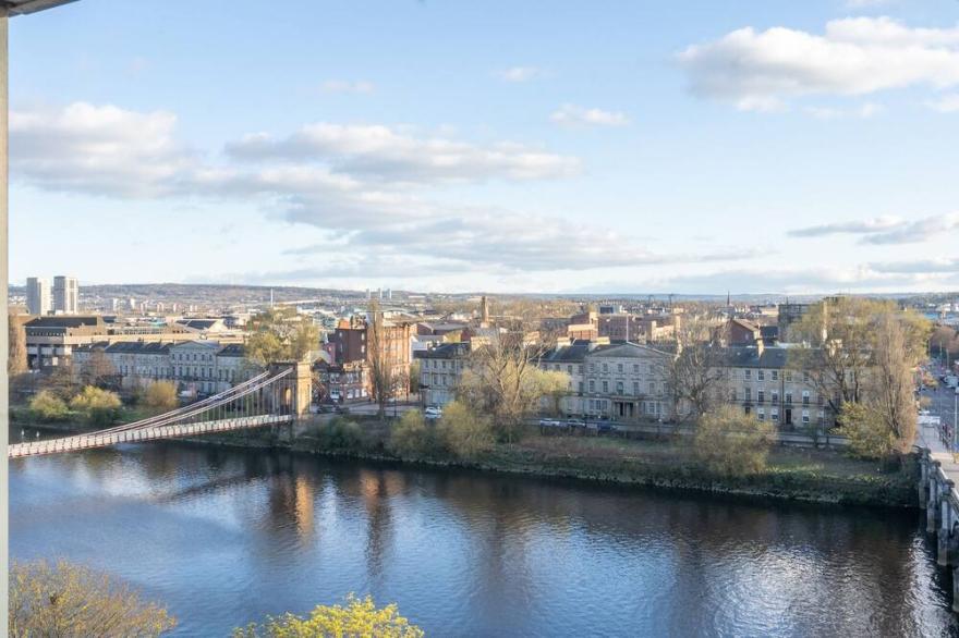 Luxury Riverview City Centre Apartment 1
