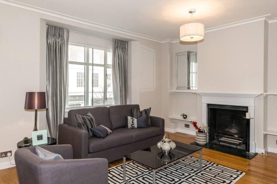 Modern one bedroom Knightsbridge apartment