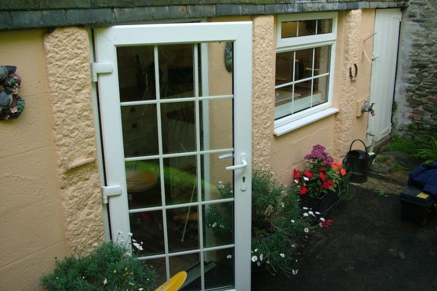 Geranium Cottage ,Detached three bedroom cottage, centre  of Lostwithiel PL22