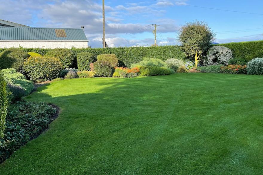 2 bedroom accommodation in Newton Stewart