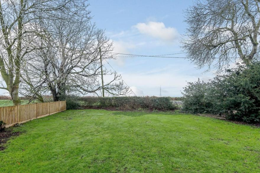 3 bedroom accommodation in Wrangle, near Boston