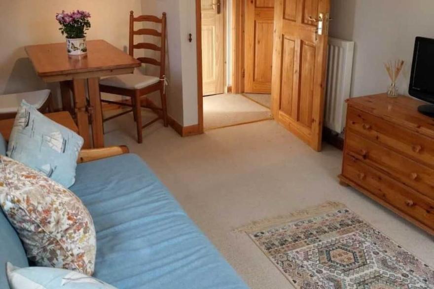 Delightful, comfortable apartment set in beautiful hamlet