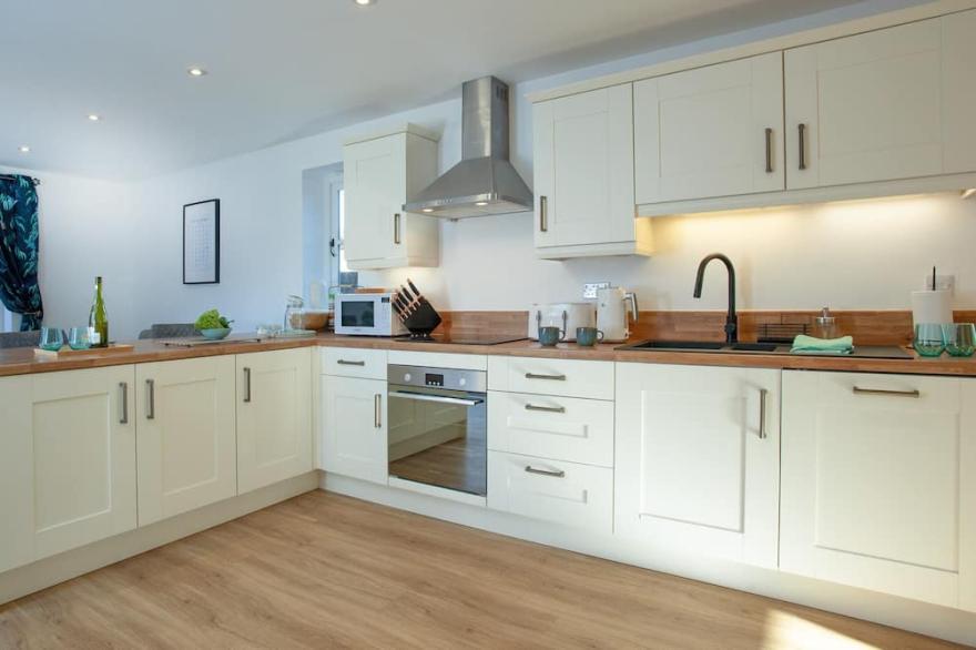 4 bedroom accommodation in Weston, near Honiton