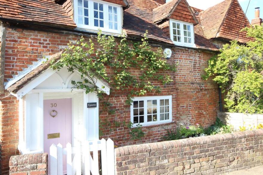 Gorgeous 17th Century Grade II Listed Cottage