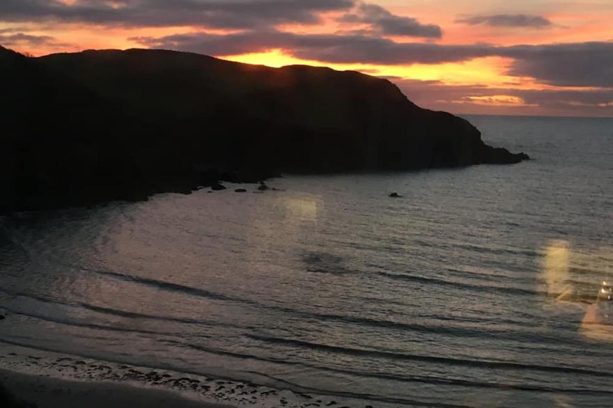 Stunning views from one of the best located cottages in Devon