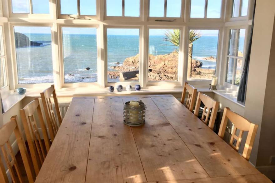 Stunning views from one of the best located cottages in Devon