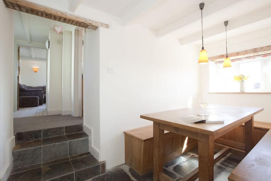 Beautiful dog friendly holiday home for 6 near a sandy beach and Padstow.