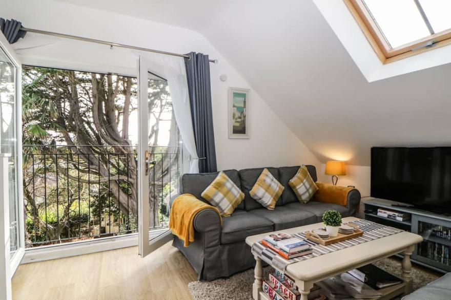 MONTEREY MEWS, family friendly, character holiday cottage in Torquay