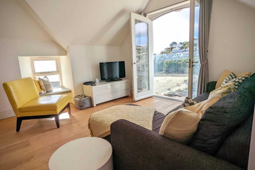 Ideal location for beaches, walking, spectacular views & minutes from town