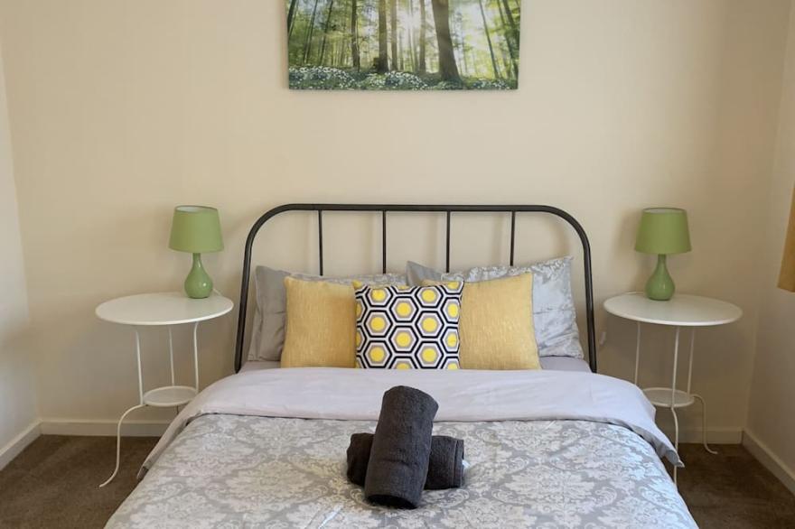 Cosy Corner House - Kettering