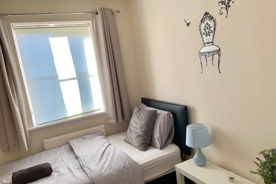 Cosy Corner House - Kettering