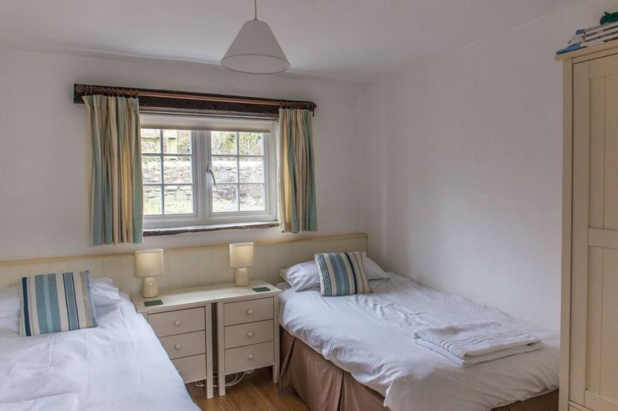 A cosy, beamy cottage near the SW coast path in the Hartland Peninsula AONB