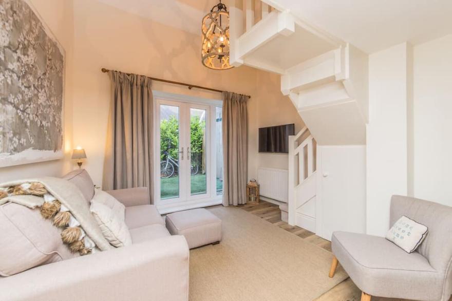 Stand alone Mini house, close to city centre, next to Jesmond Dene house hotel.