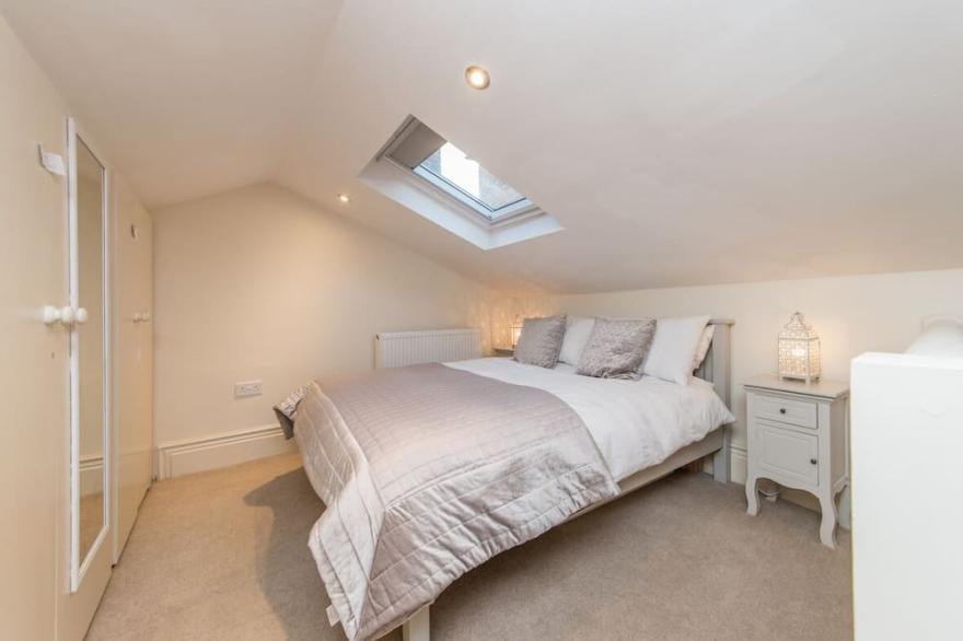 Stand alone Mini house, close to city centre, next to Jesmond Dene house hotel.