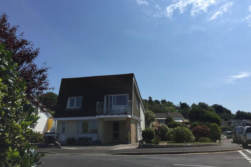 Lovely spacious family and pet friendly home with fabulous views and parking