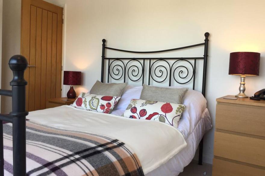Lovely spacious family and pet friendly home with fabulous views and parking