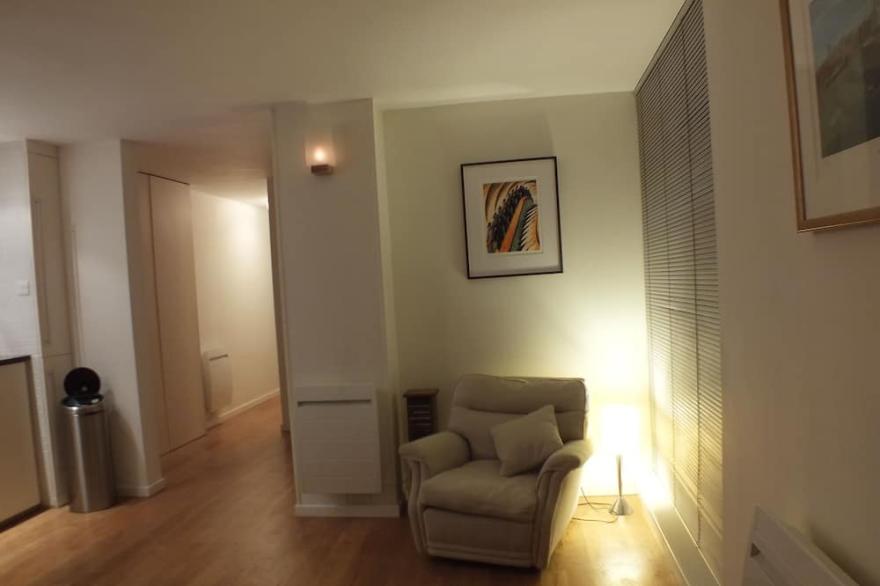 Double Bedroom ground floor flat near River Thames park and Park