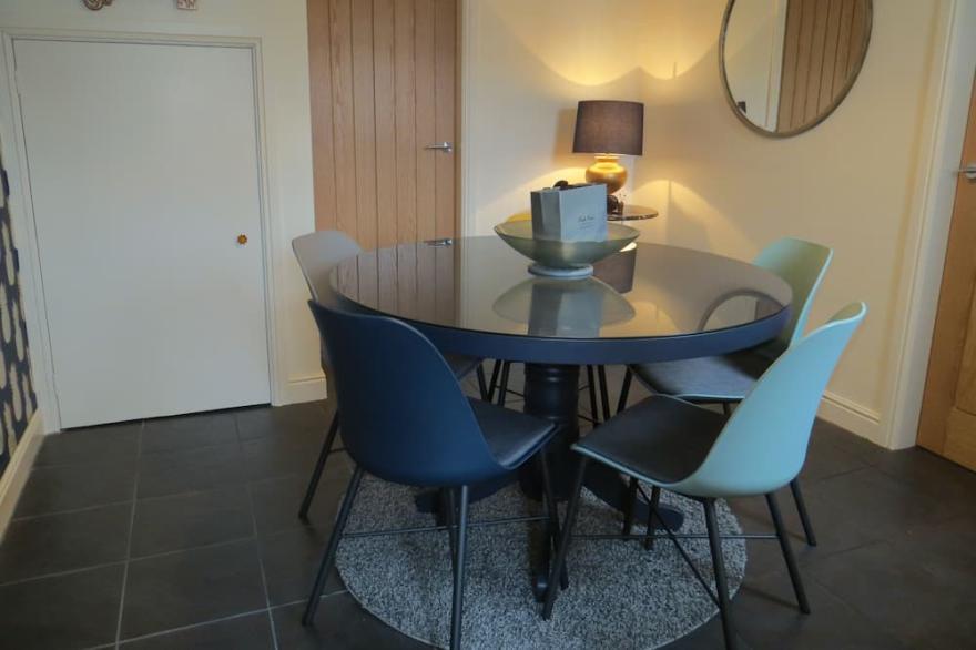 Jasmine Cottage in the heart of fabulous Kirkby Lonsdale,  with private parking!