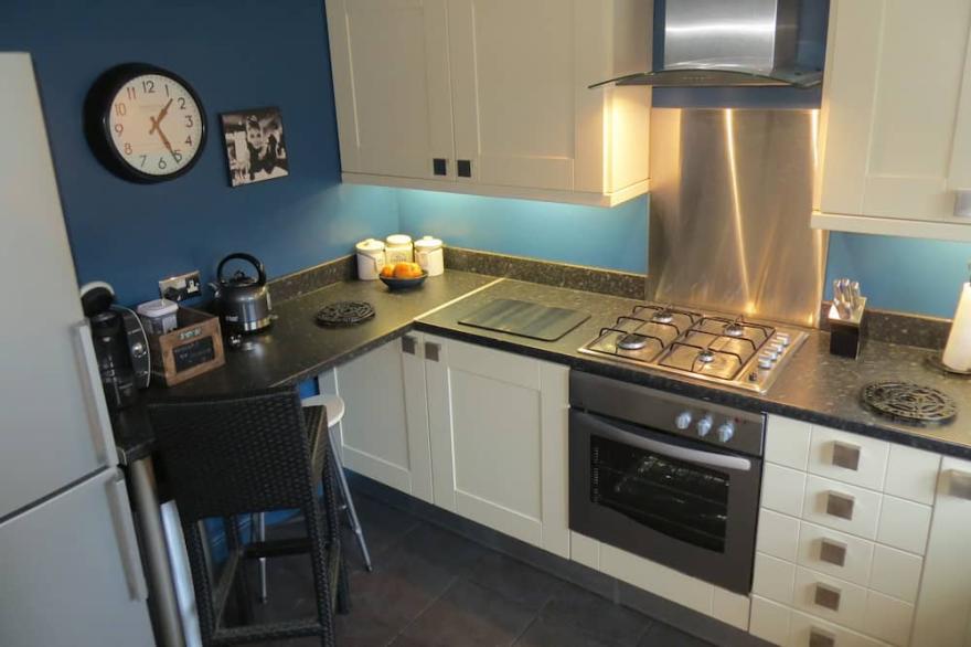 Jasmine Cottage in the heart of fabulous Kirkby Lonsdale,  with private parking!