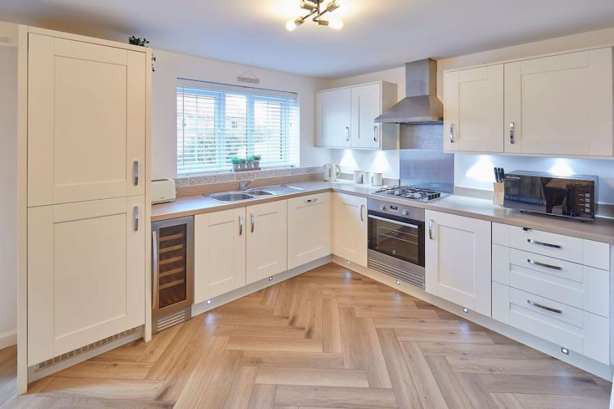 Host & Stay | Redsky House