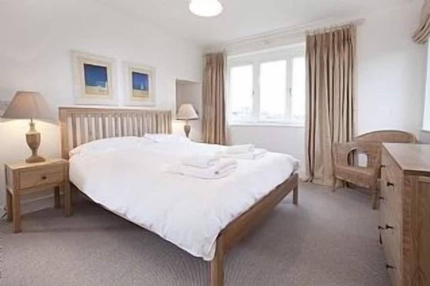 Fantastic Family House With Unrivalled Views Of Bamburgh Castle And Holy Island