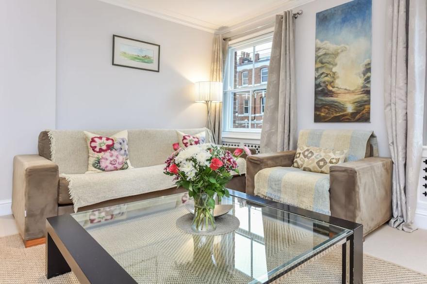 Spacious Central London Bright 2BR Chelsea