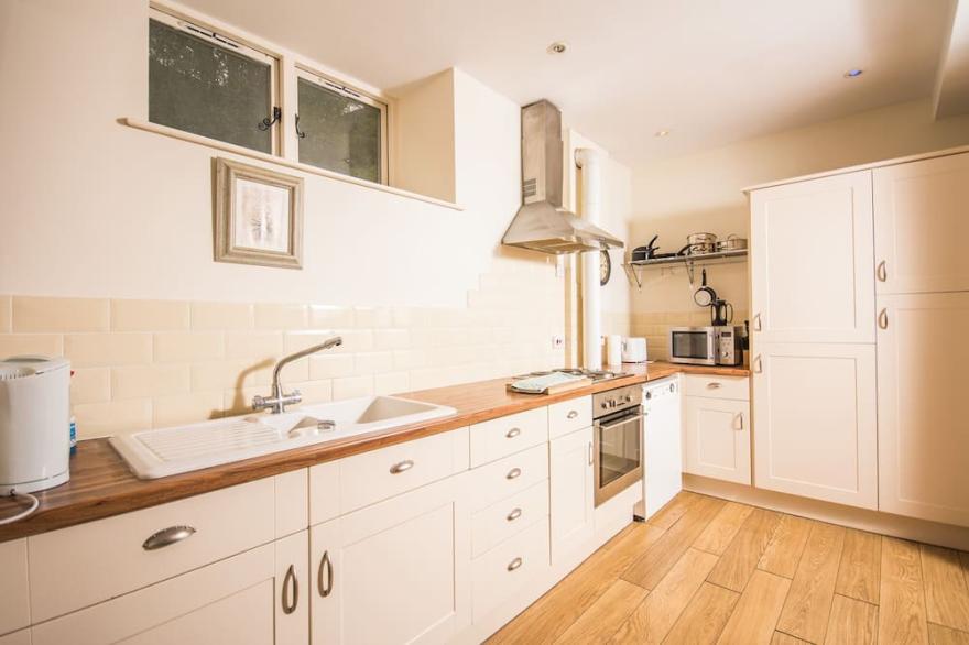 No 2 Panorama Cottages